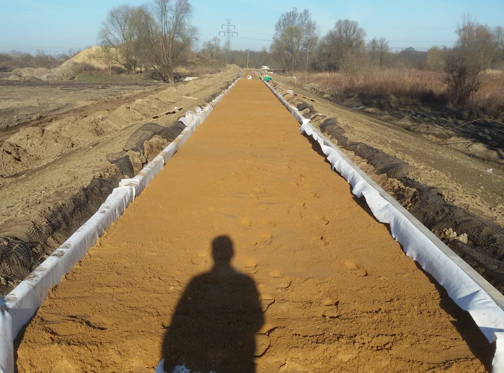 Строительство пешеходных дорожек вдоль канала Одра — Видава